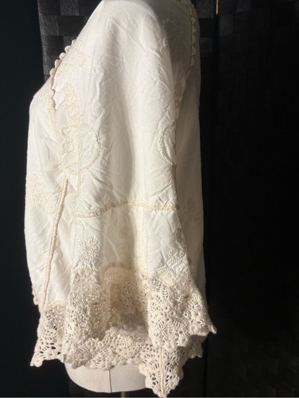 Democracy Boho Ivory Crochet Lace Embroidered Peasant Blouse Top - Picture 2 of 5